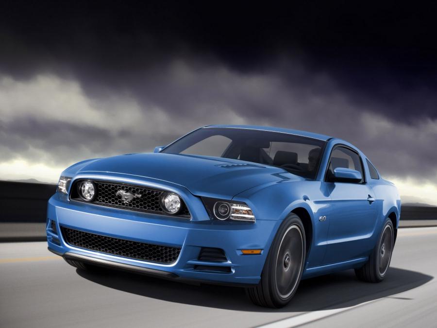  Ford Mustang 5.0 GT 2012 года  (фото 5 из 13)